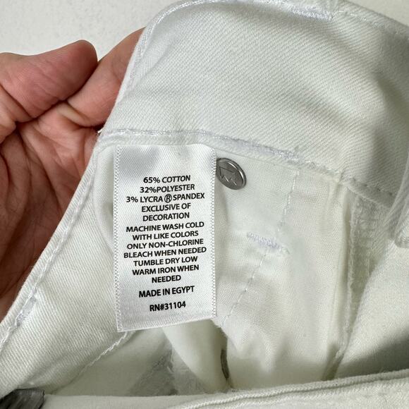 Crown & Ivy NWT White Stretch Denim Mid Rise Summer Shorts - Picture 7 of 7